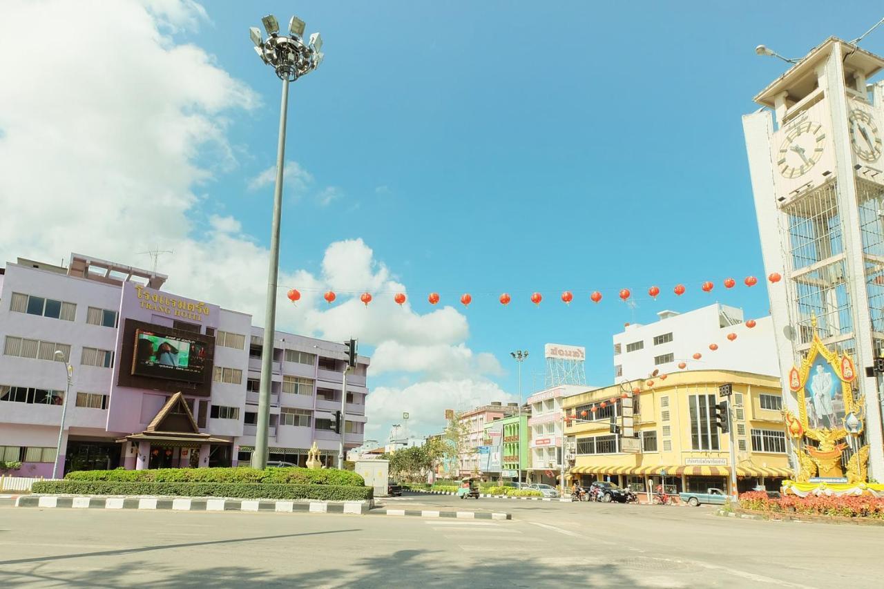 Oyo 565 Trang Hotel Экстерьер фото