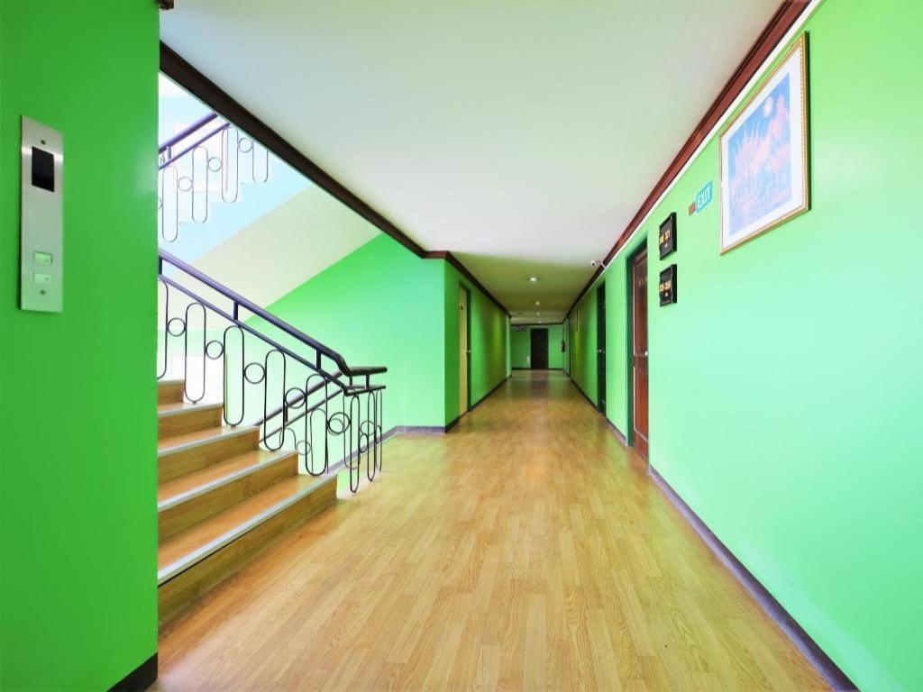 Oyo 565 Trang Hotel Экстерьер фото