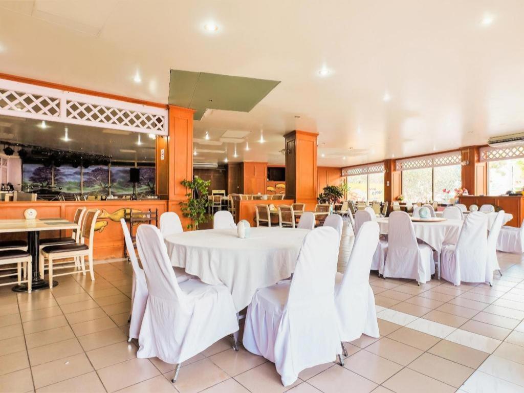 Oyo 565 Trang Hotel Экстерьер фото