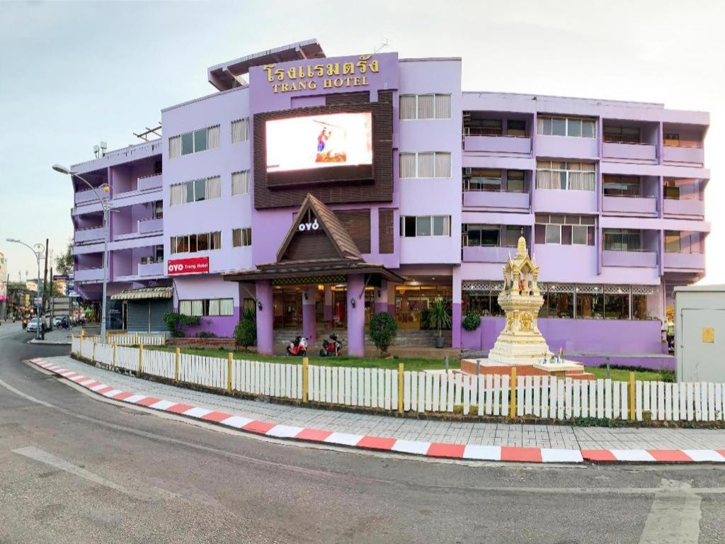 Oyo 565 Trang Hotel Экстерьер фото