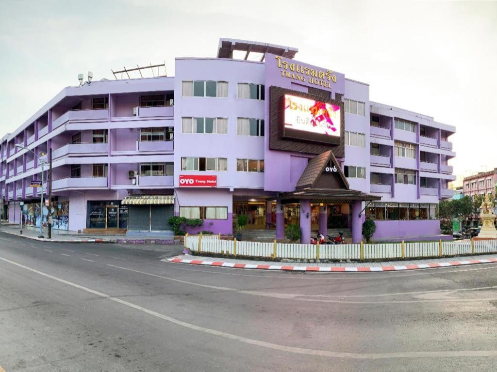 Oyo 565 Trang Hotel Экстерьер фото