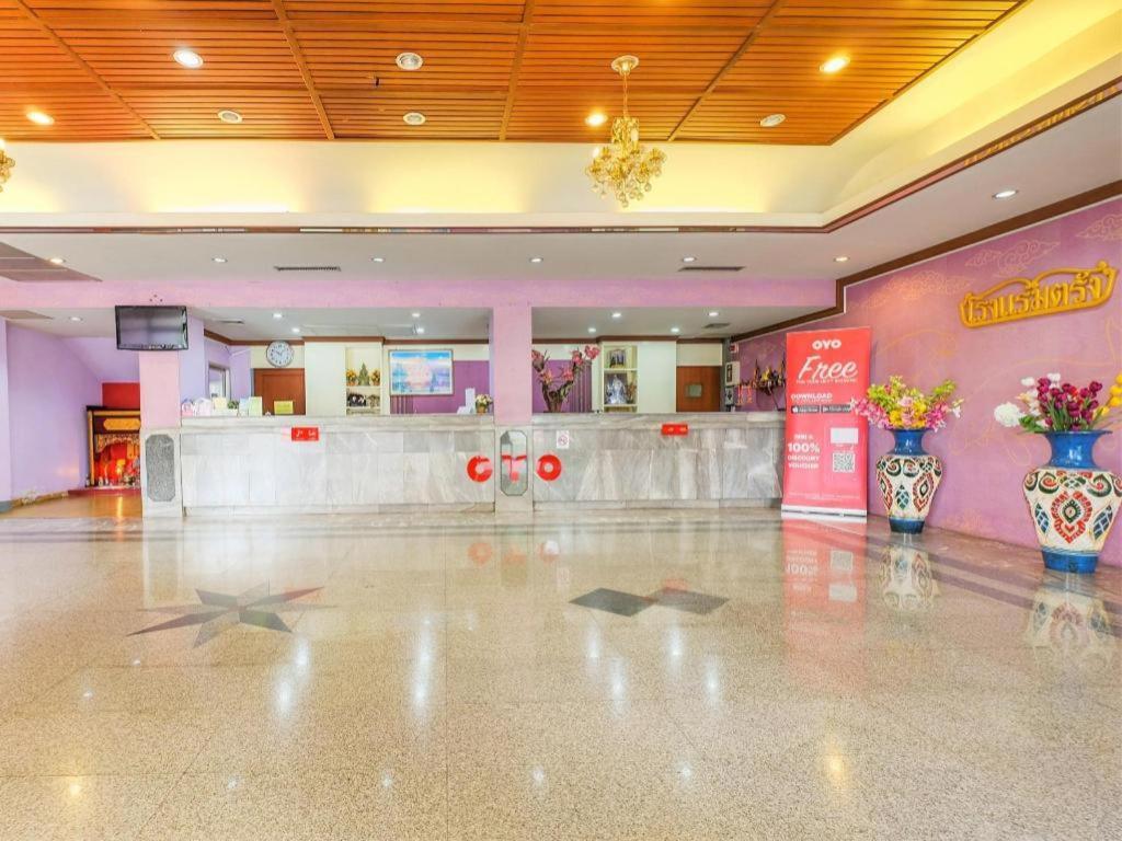 Oyo 565 Trang Hotel Экстерьер фото
