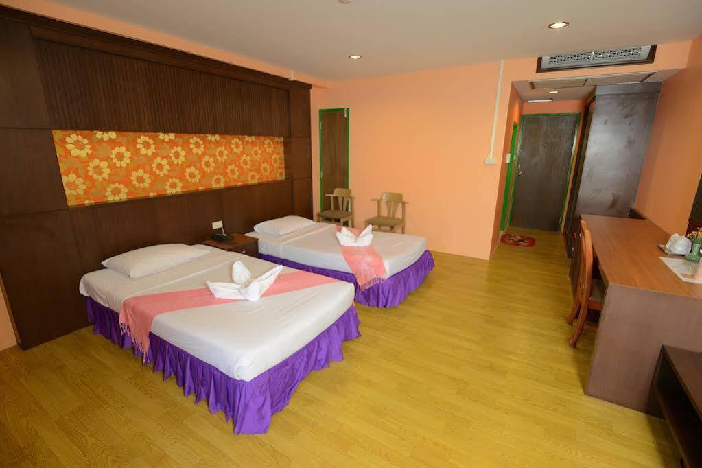 Oyo 565 Trang Hotel Экстерьер фото
